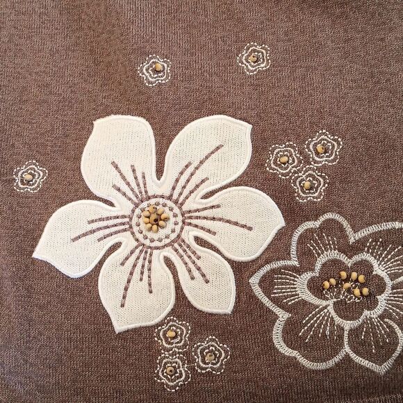 Alfred Dunner Flowered Sweater. Coastal Grandma. Floral, Neutral - Picture 9 of 10